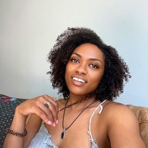 Meet your Posher, Aneesah